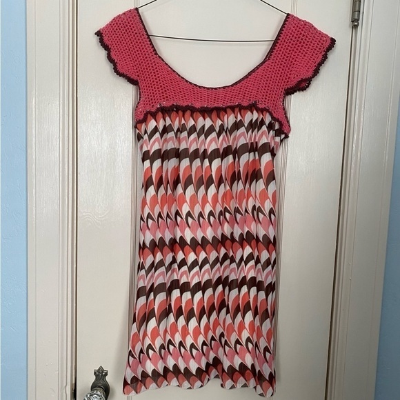 My Michelle Mini Dress Crocheted Top Gold Thread Belt Beach Coverup Size Small - Picture 3 of 6
